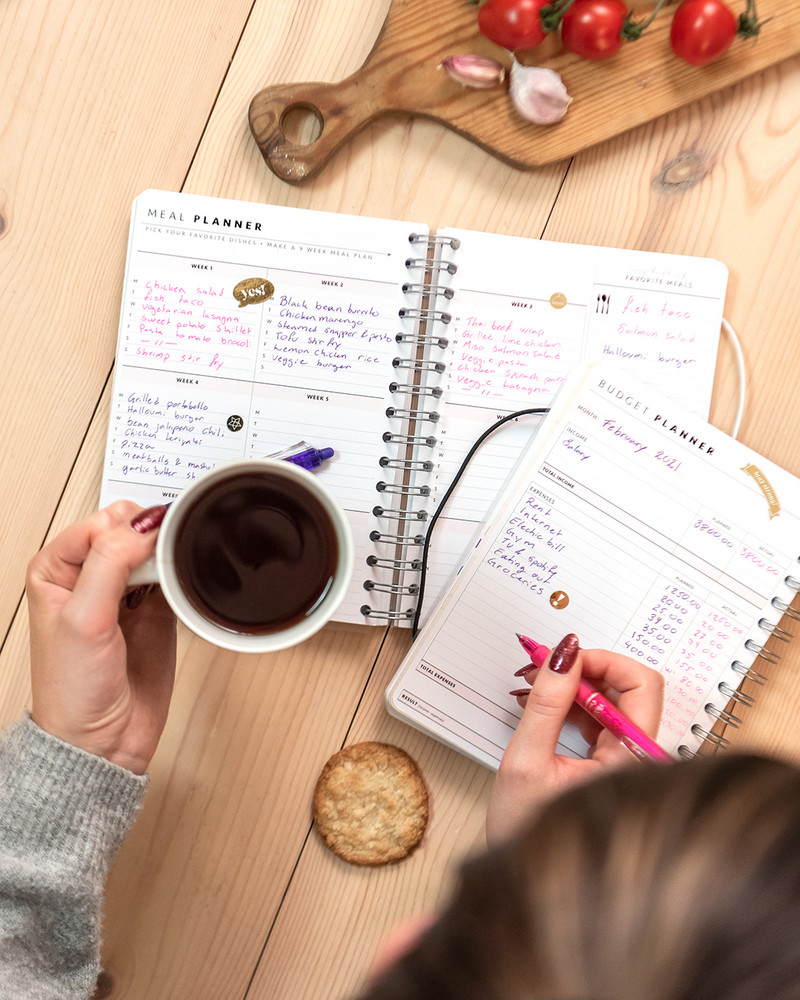 Struggling to come up with dinner ideas? Stuck in the same repetitive mac-n-cheese, spag bol and frozen pizza wheel of tired weeknight meals? We’ve all been there. Learn how our Menu Planner can help you organize your menu better and, when paired with our Budget Planner, save money at the same time! Simply genius.