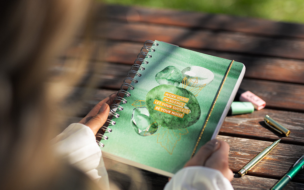 Lessons, study sessions, exams… Keeping track of it all can be hectic! Having the best Student Planner at your side is the first step towards academic success. 