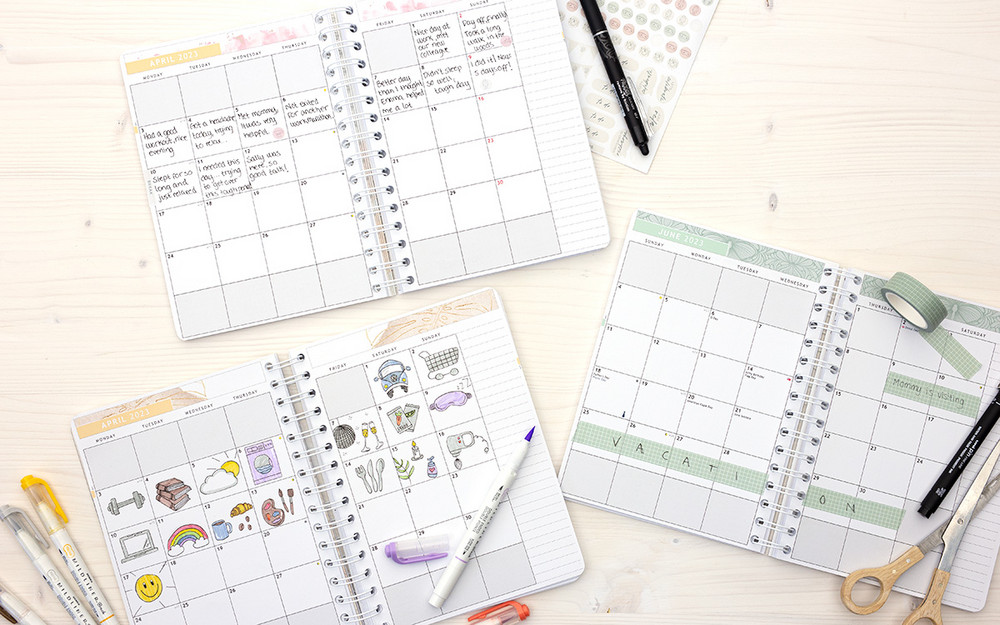 Here’s 3 fun ways to use your Monthly Overview, one of our most popular themed pages.